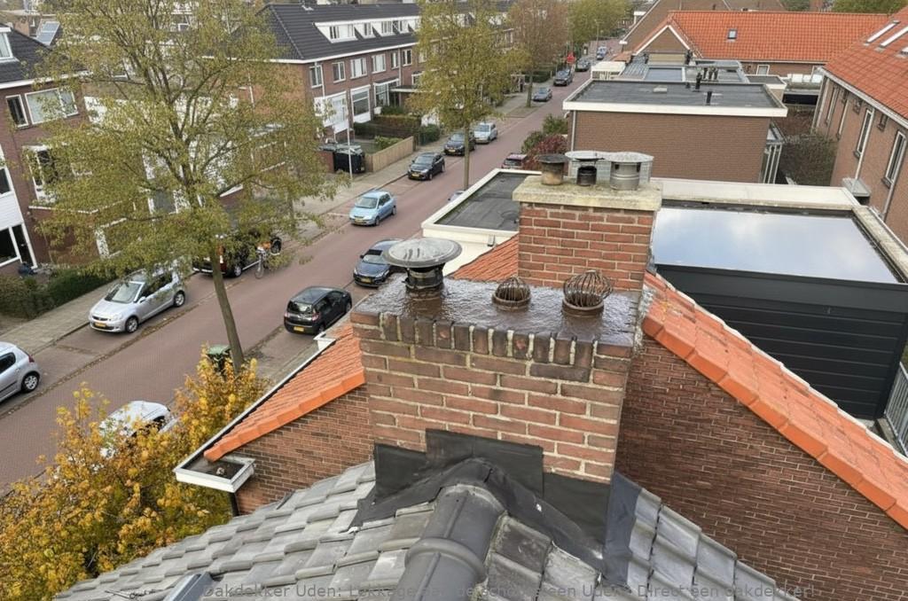 Lekkage Aan De Schoorsteen Uden